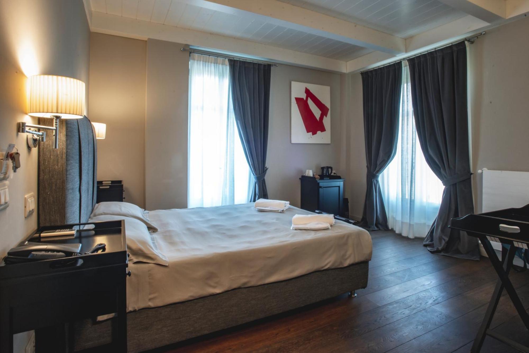 Reva Resort Монфорте-д'Альба Экстерьер фото