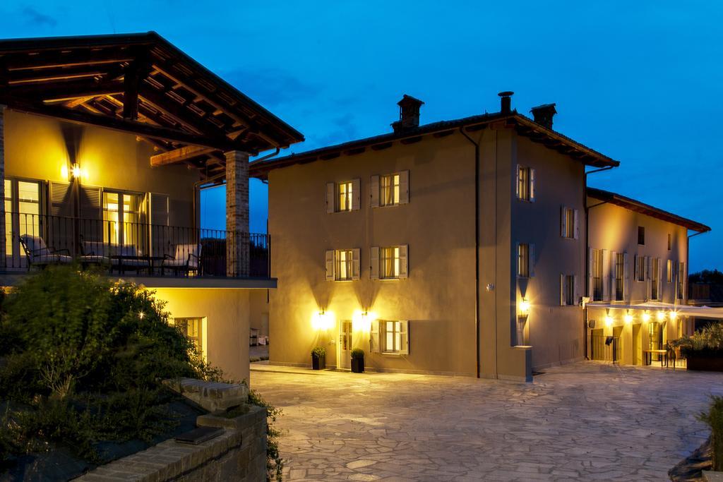 Reva Resort Монфорте-д'Альба Экстерьер фото